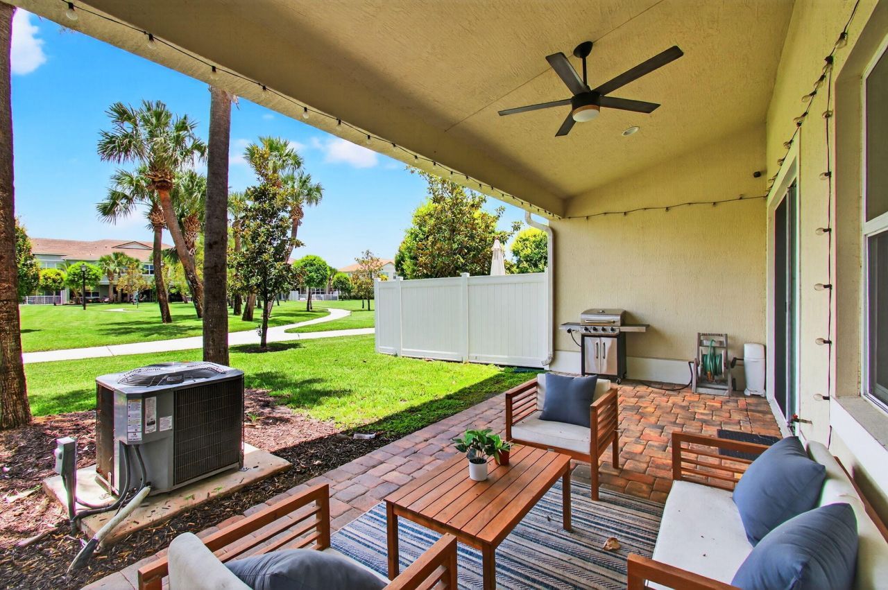 12041 Park Central, Royal Palm Beach, FL 33411 Photo