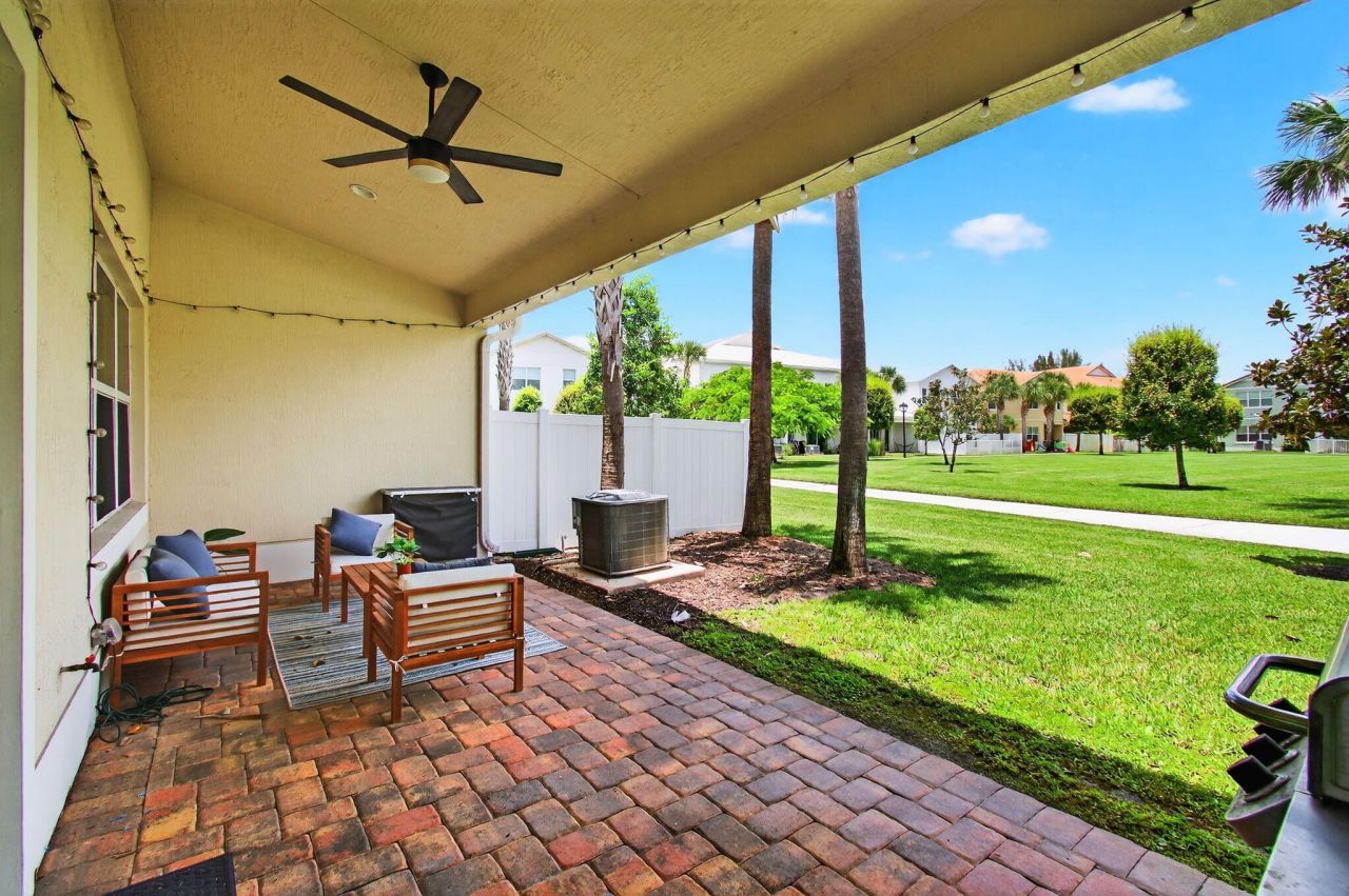 12041 Park Central, Royal Palm Beach, FL 33411 Photo