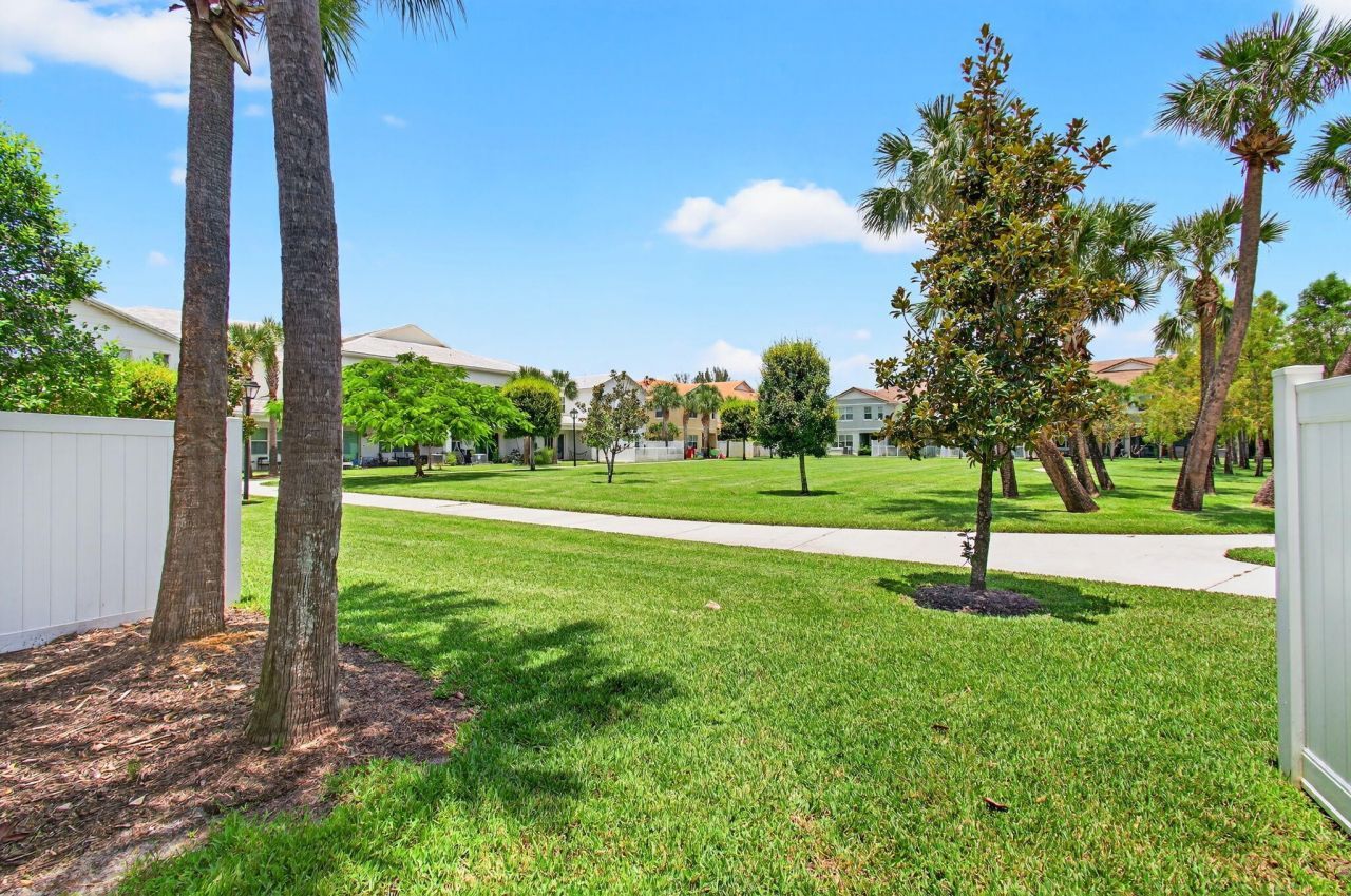 12041 Park Central, Royal Palm Beach, FL 33411 Photo