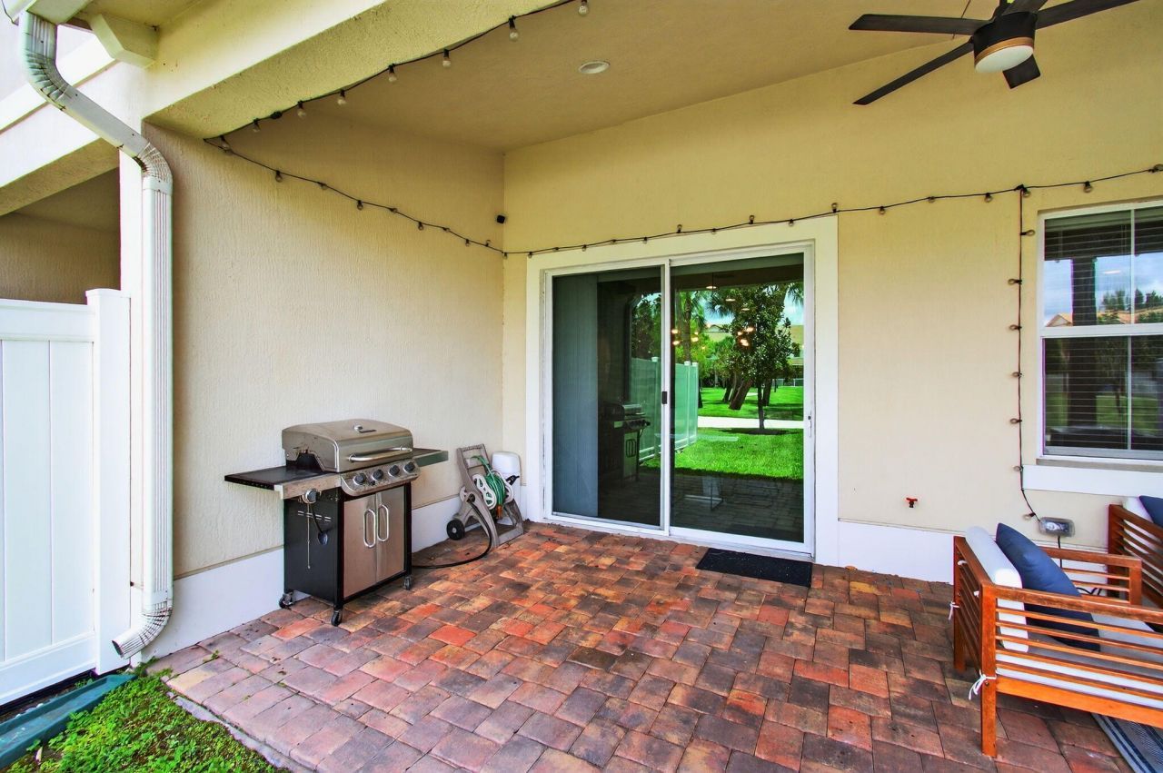 12041 Park Central, Royal Palm Beach, FL 33411 Photo