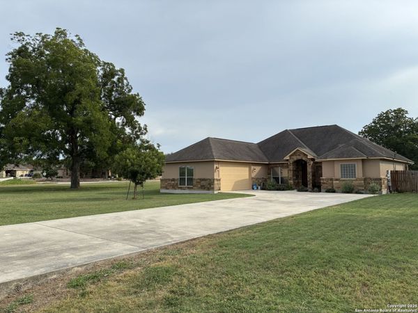 125 Cactus Wren, McQueeney, TX 78123