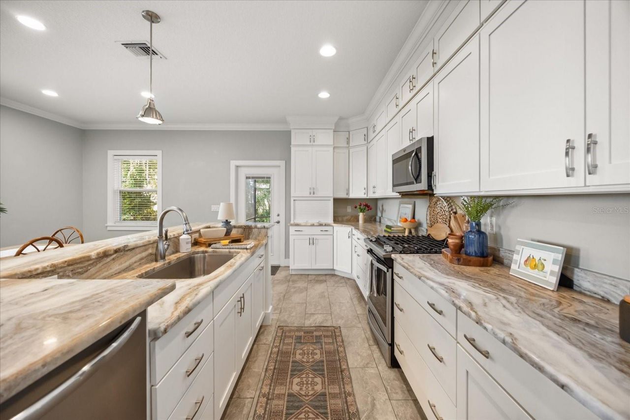 2945 Lakeshore Drive, Mount Dora, FL 32757 Photo