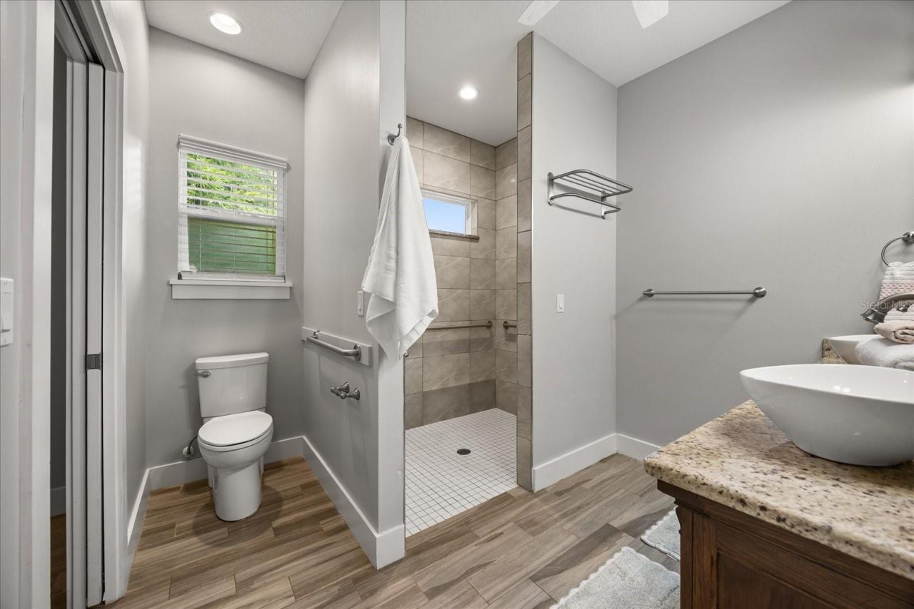 2945 Lakeshore Drive, Mount Dora, FL 32757 Photo