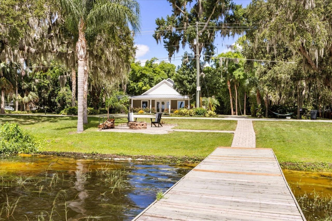 2945 Lakeshore Drive, Mount Dora, FL 32757 Photo
