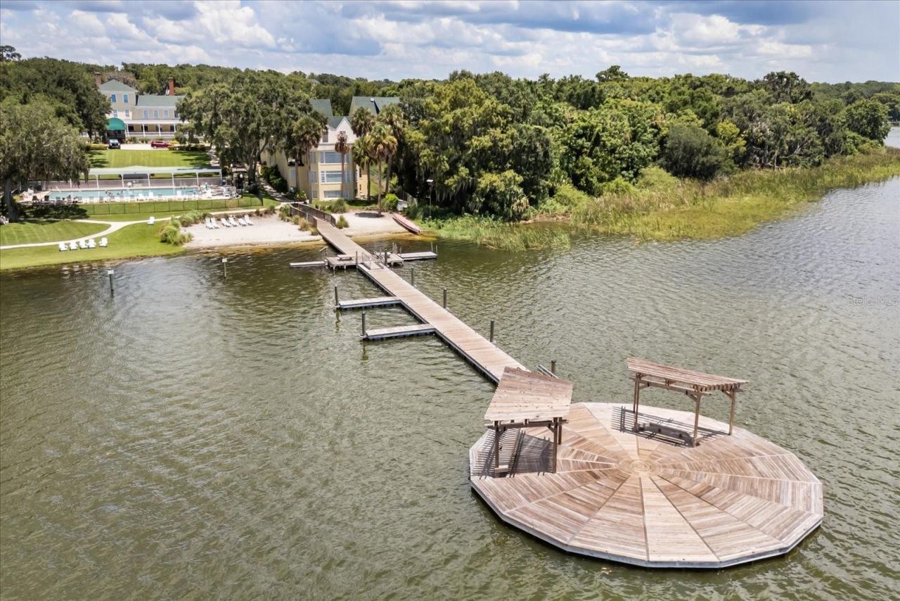 2945 Lakeshore Drive, Mount Dora, FL 32757 Photo