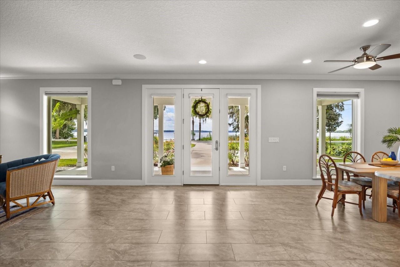 2945 Lakeshore Drive, Mount Dora, FL 32757 Photo