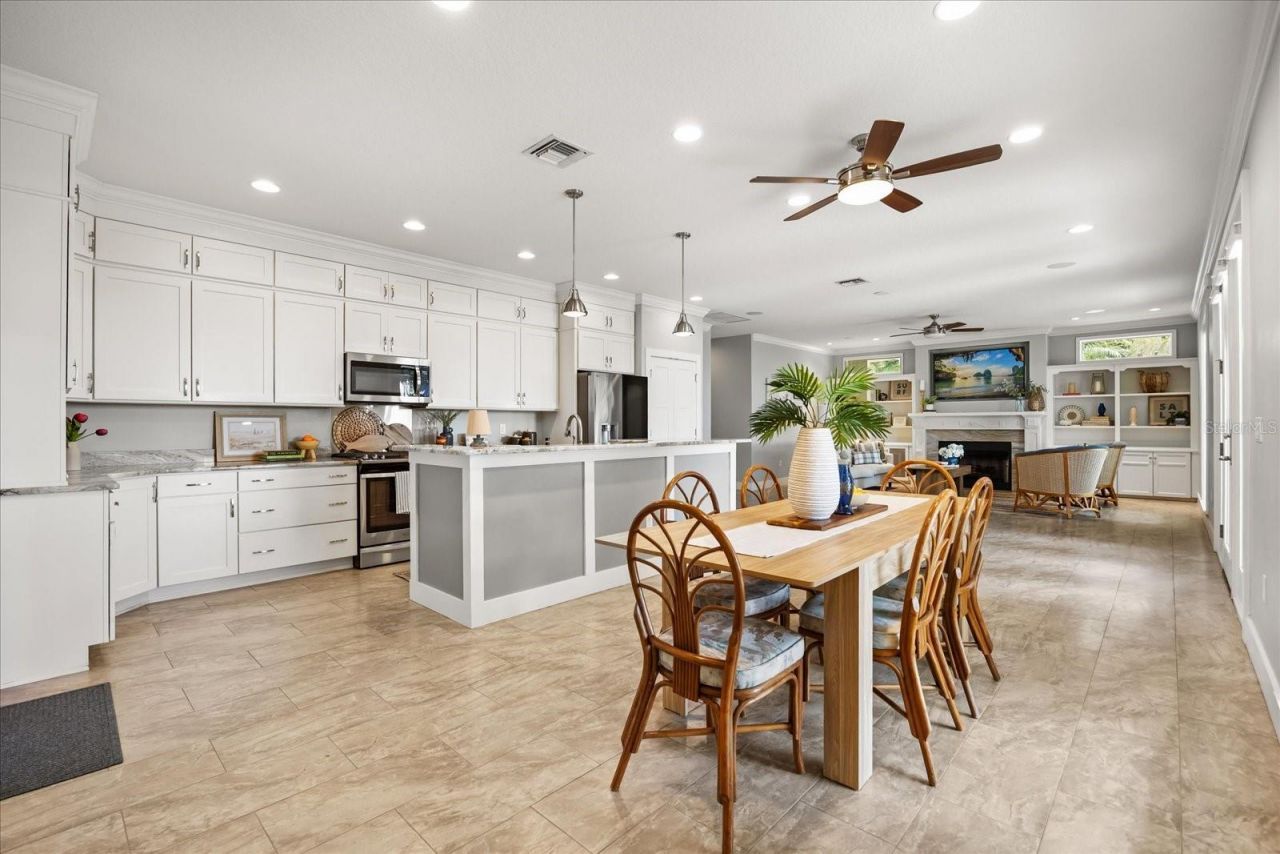 2945 Lakeshore Drive, Mount Dora, FL 32757 Photo