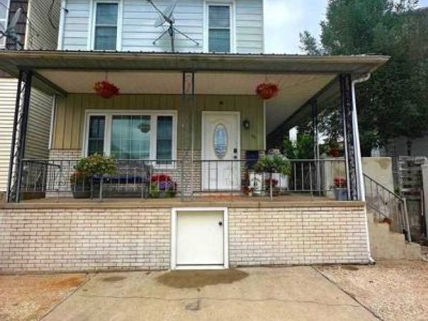 39 W GRAND AVENUE, TOWER CITY, PA 17980