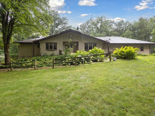 10660 D Drive S, Ceresco, MI 49033