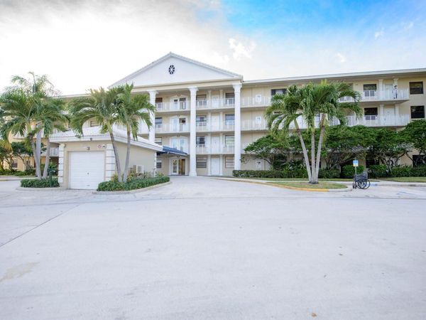 3515 Village Boulevard, Unit 304, West Palm Beach, FL 33409