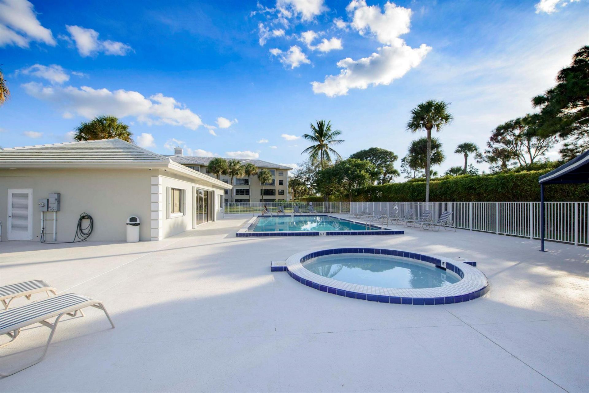 3515 Village Boulevard, Unit 304, West Palm Beach, FL 33409 Photo