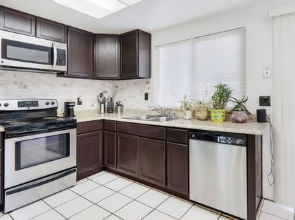 7570 Burgoyne Ln, Sacramento, CA 95823 Photo