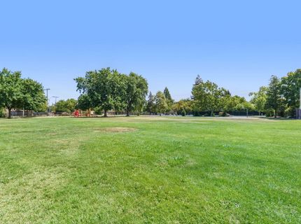 7570 Burgoyne Ln, Sacramento, CA 95823 Photo