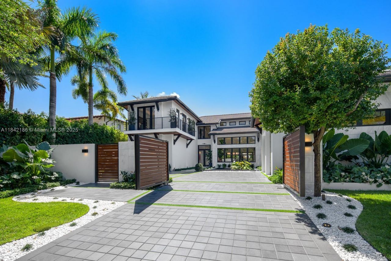 4241 Palm Ln, Miami, FL 33137 Photo