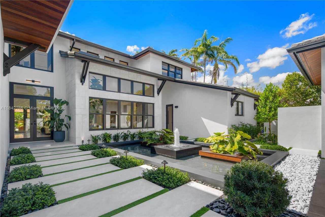 4241 Palm Ln, Miami, FL 33137 Photo