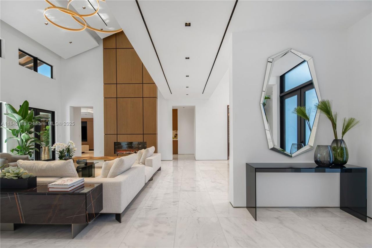 4241 Palm Ln, Miami, FL 33137 Photo