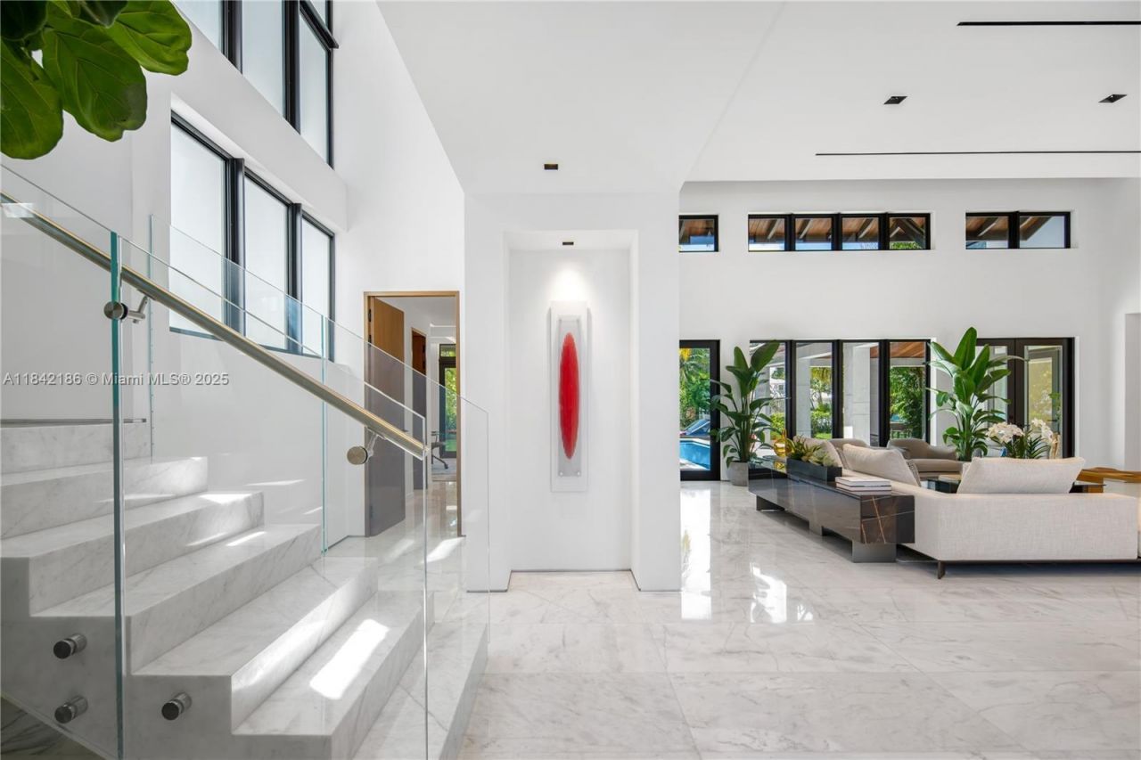 4241 Palm Ln, Miami, FL 33137 Photo