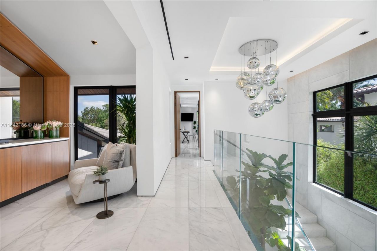 4241 Palm Ln, Miami, FL 33137 Photo