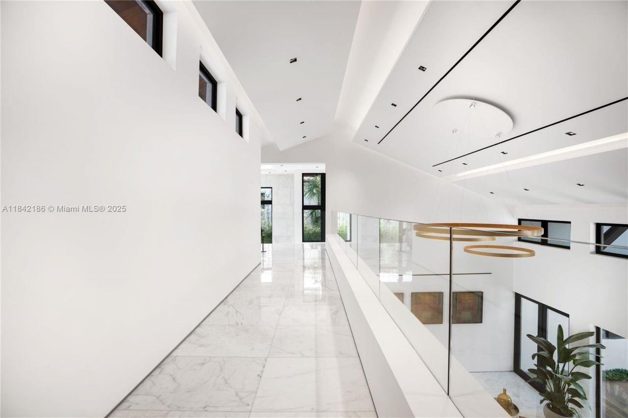 4241 Palm Ln, Miami, FL 33137 Photo