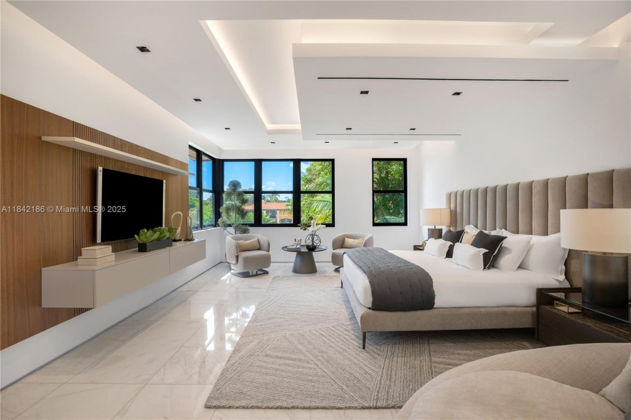 4241 Palm Ln, Miami, FL 33137 Photo