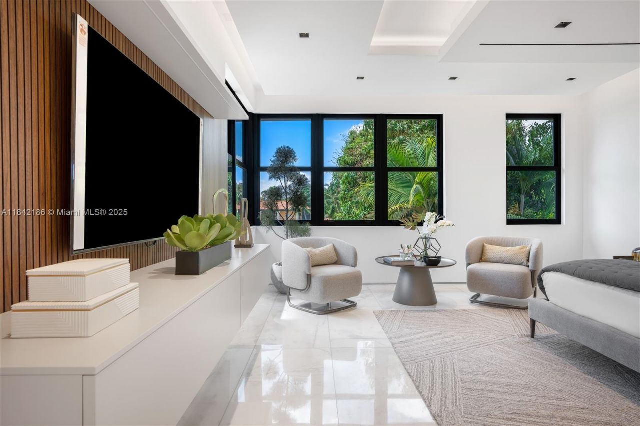 4241 Palm Ln, Miami, FL 33137 Photo