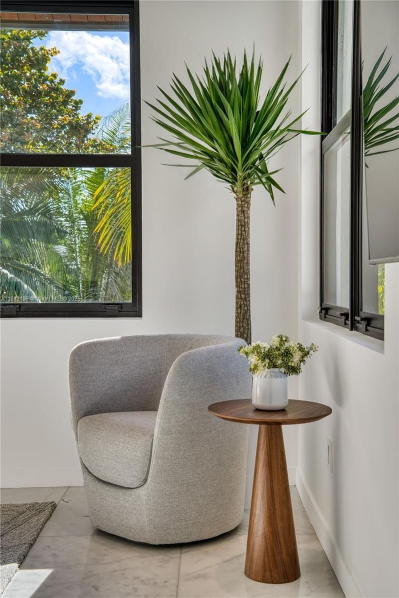 4241 Palm Ln, Miami, FL 33137 Photo