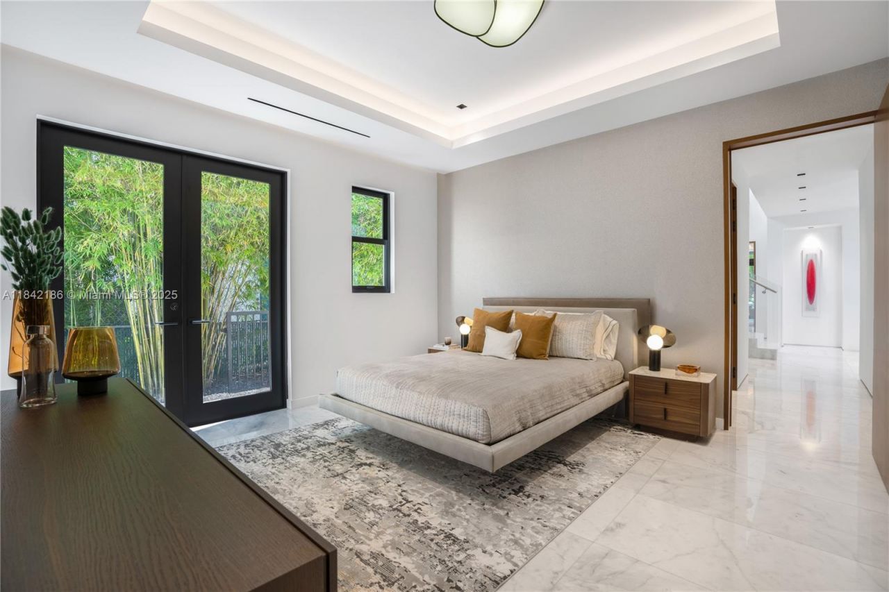 4241 Palm Ln, Miami, FL 33137 Photo