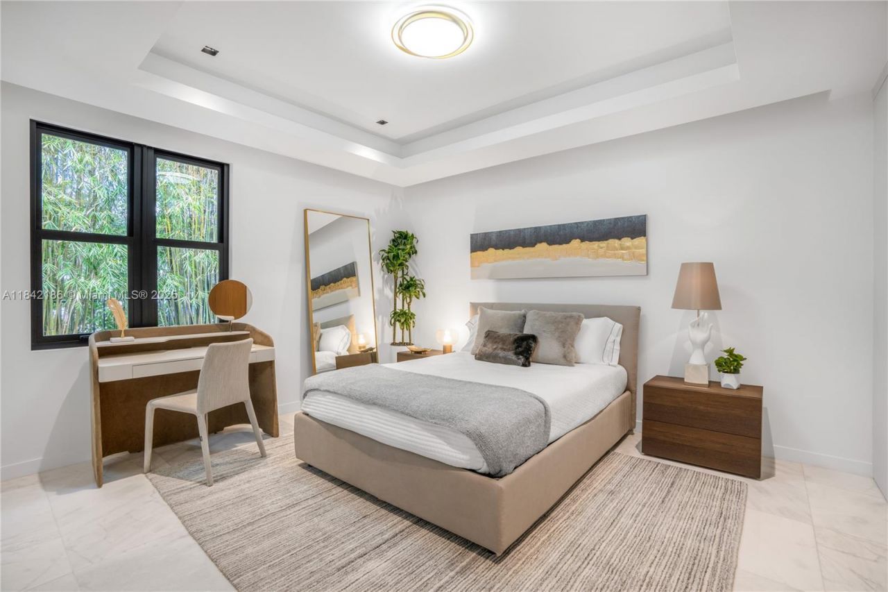 4241 Palm Ln, Miami, FL 33137 Photo