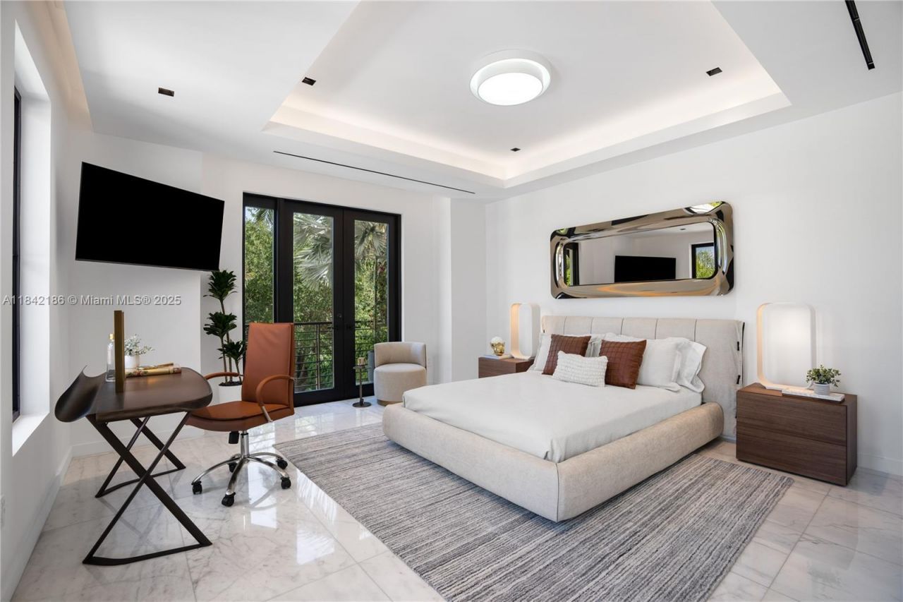 4241 Palm Ln, Miami, FL 33137 Photo