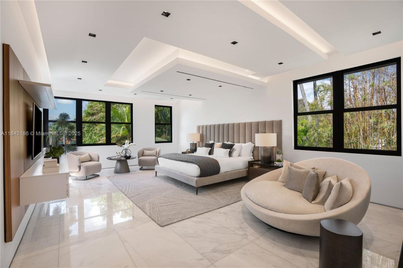 4241 Palm Ln, Miami, FL 33137 Photo