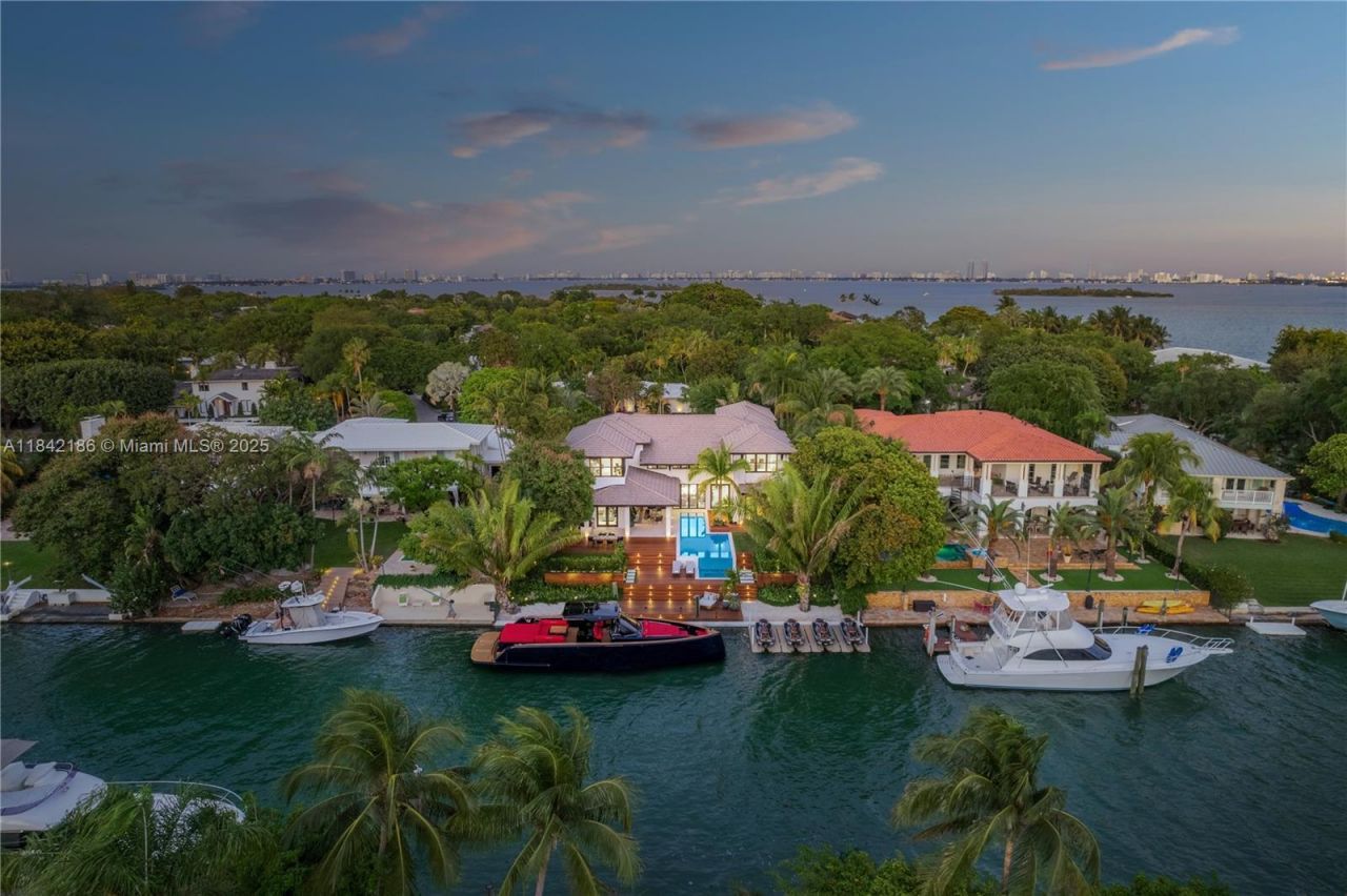 4241 Palm Ln, Miami, FL 33137 Photo