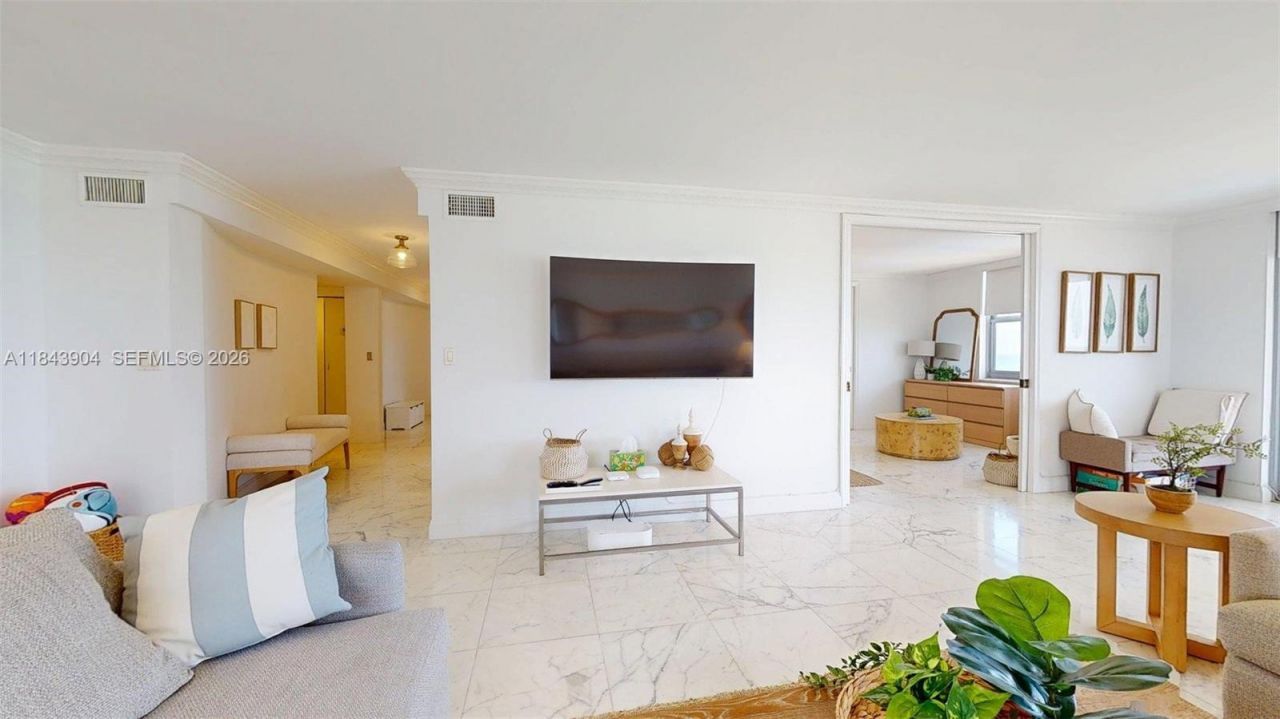 1912 S Ocean Dr, Unit 9A, Hallandale Beach, FL 33009 Photo