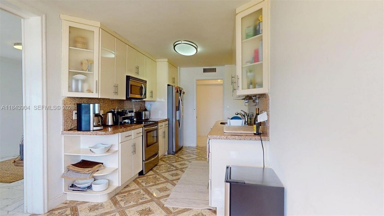 1912 S Ocean Dr, Unit 9A, Hallandale Beach, FL 33009 Photo