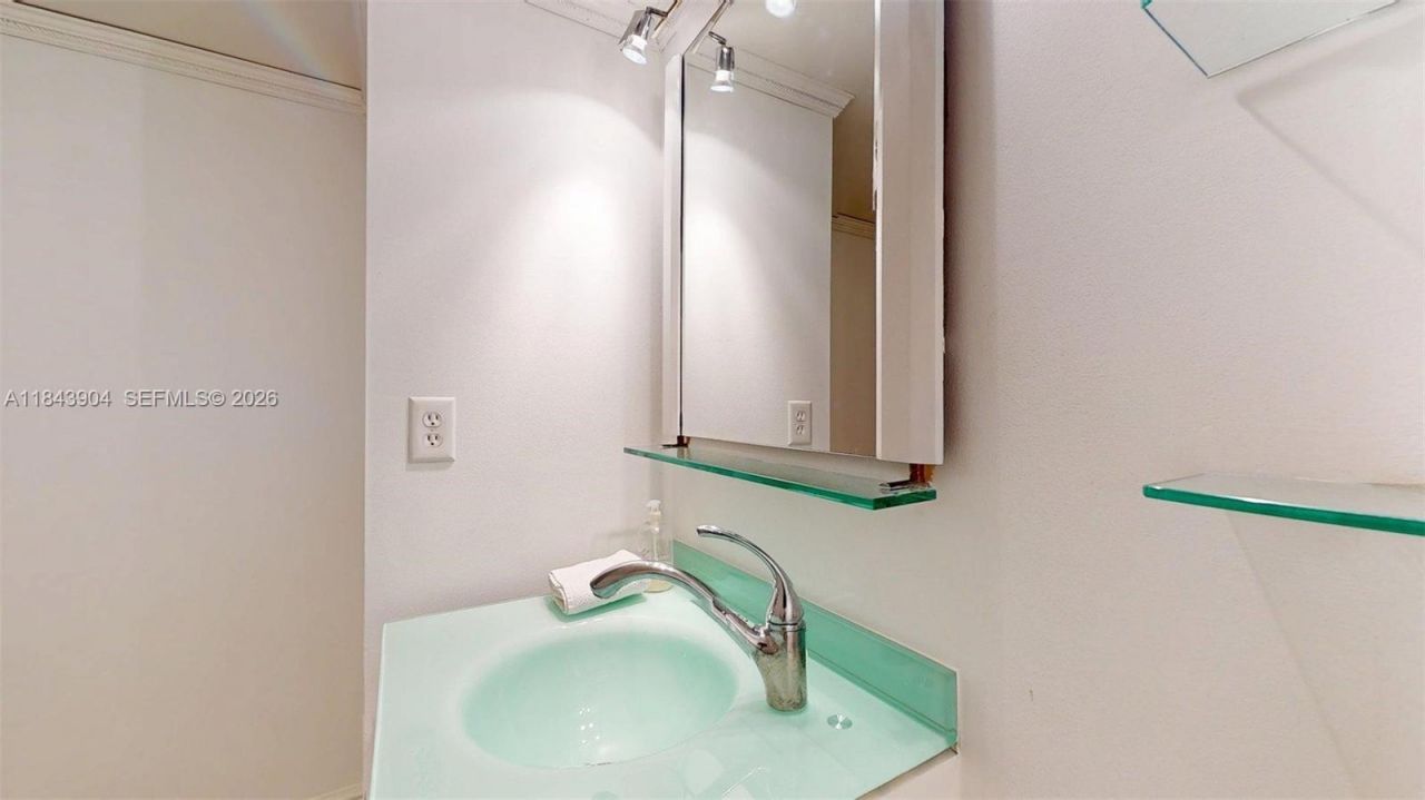 1912 S Ocean Dr, Unit 9A, Hallandale Beach, FL 33009 Photo