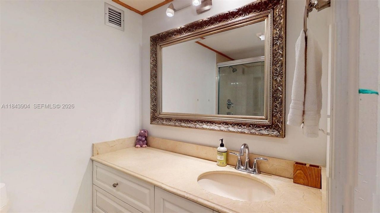 1912 S Ocean Dr, Unit 9A, Hallandale Beach, FL 33009 Photo