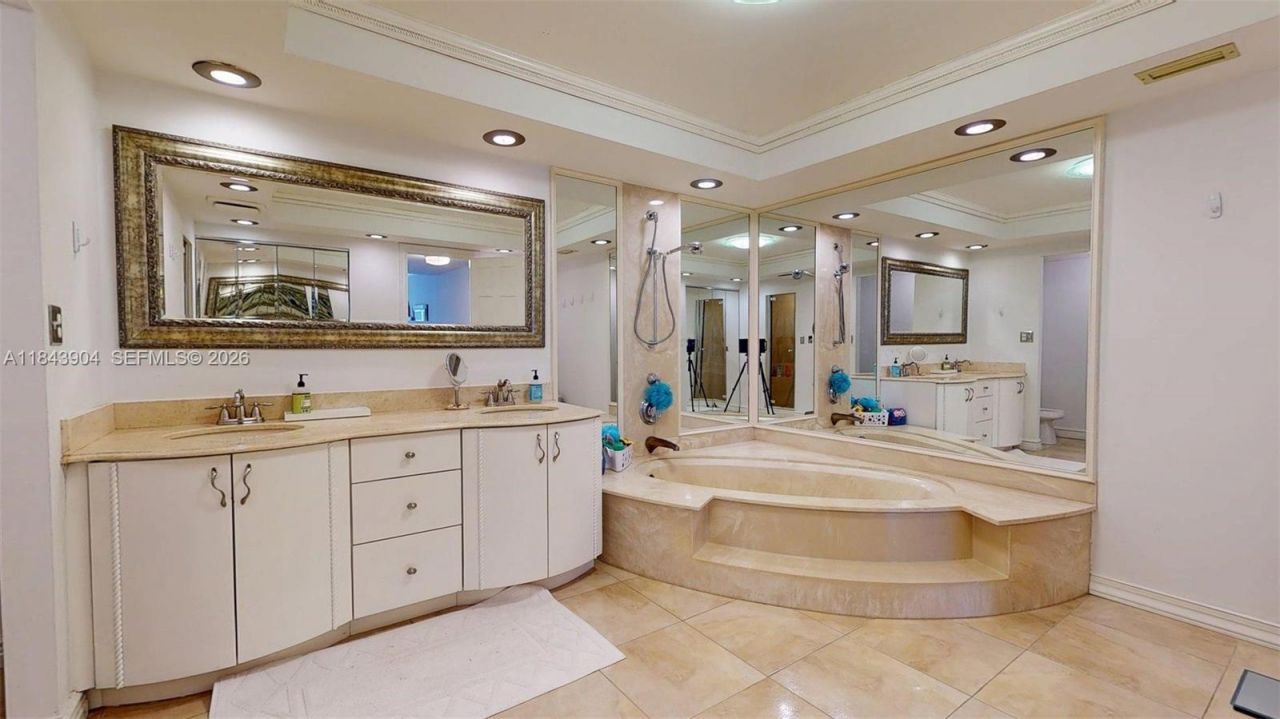 1912 S Ocean Dr, Unit 9A, Hallandale Beach, FL 33009 Photo