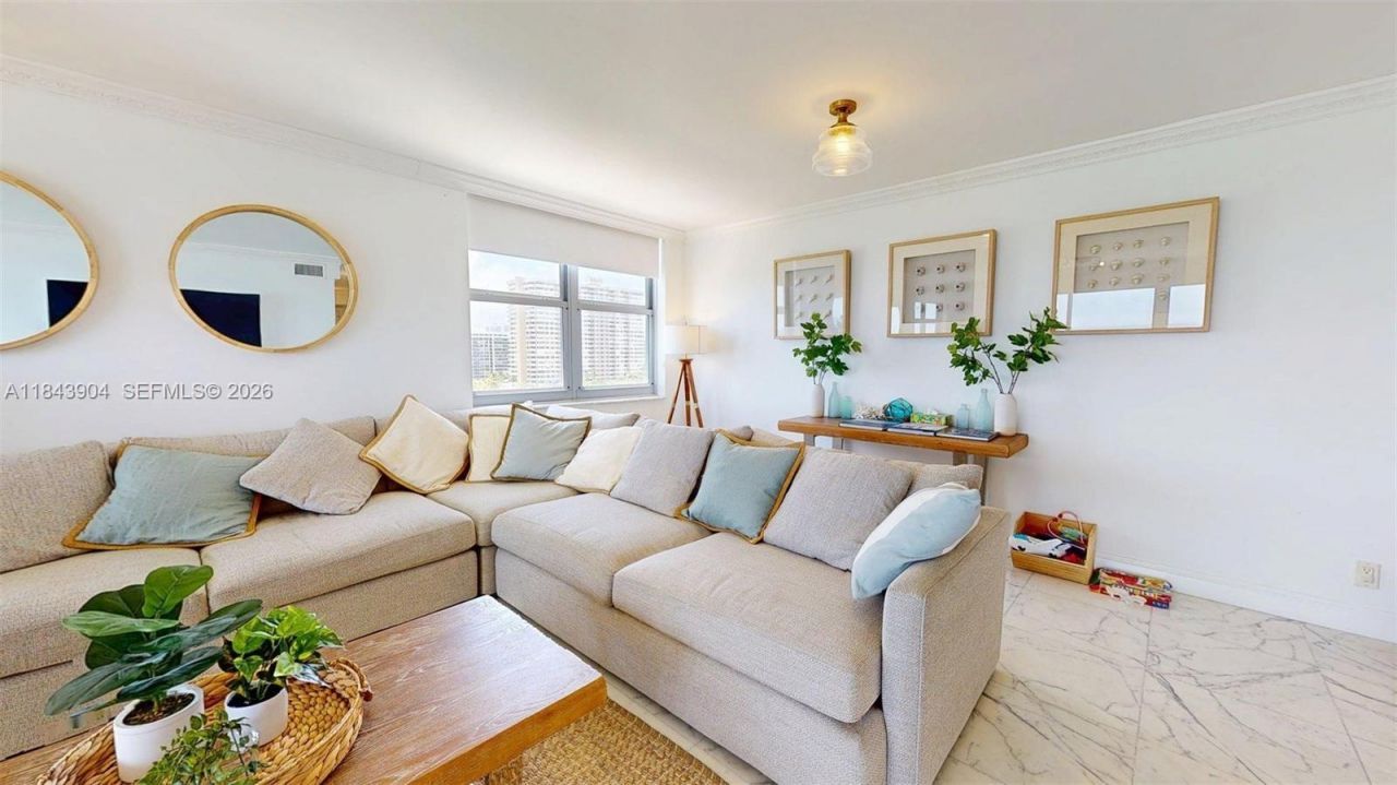 1912 S Ocean Dr, Unit 9A, Hallandale Beach, FL 33009 Photo