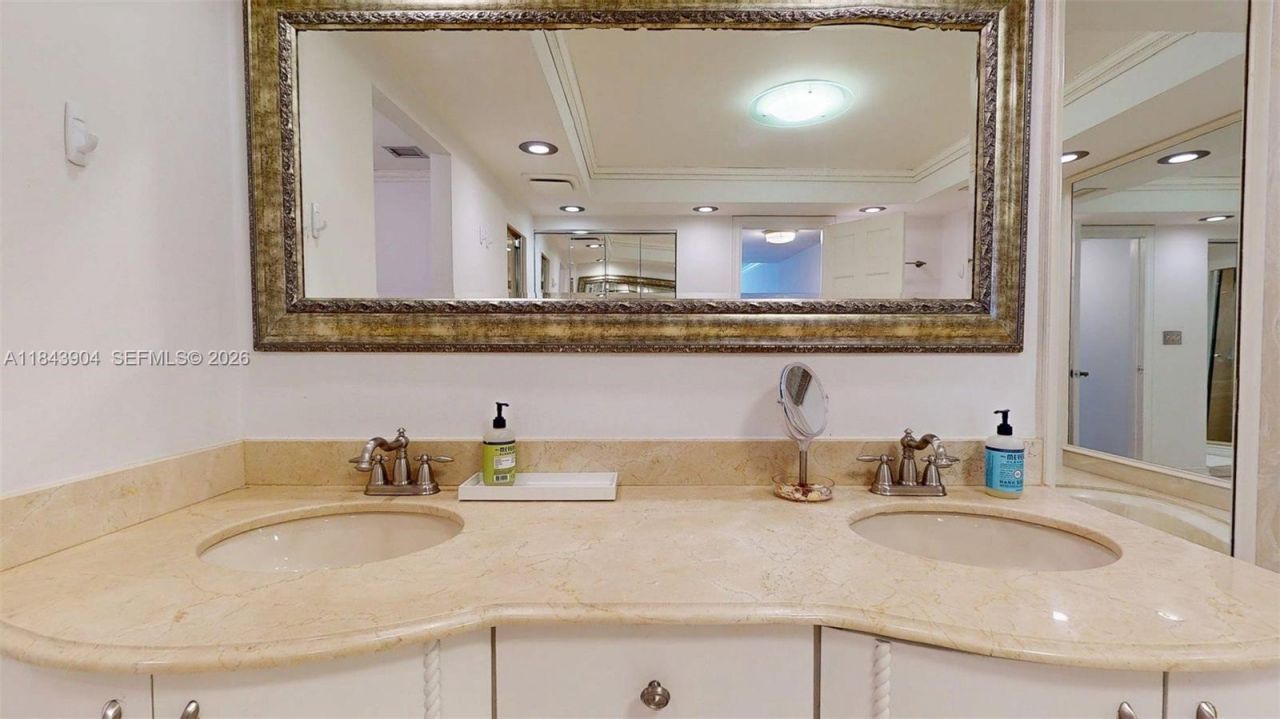 1912 S Ocean Dr, Unit 9A, Hallandale Beach, FL 33009 Photo