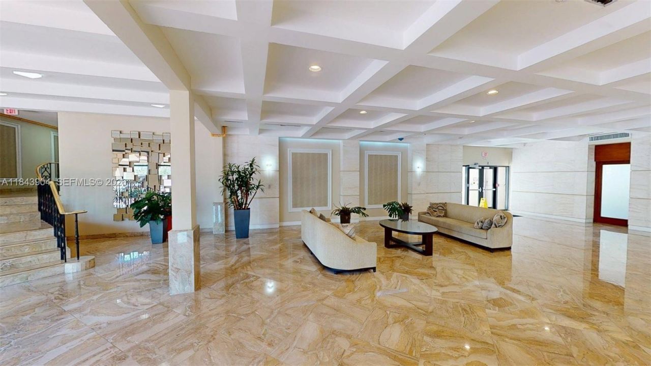 1912 S Ocean Dr, Unit 9A, Hallandale Beach, FL 33009 Photo