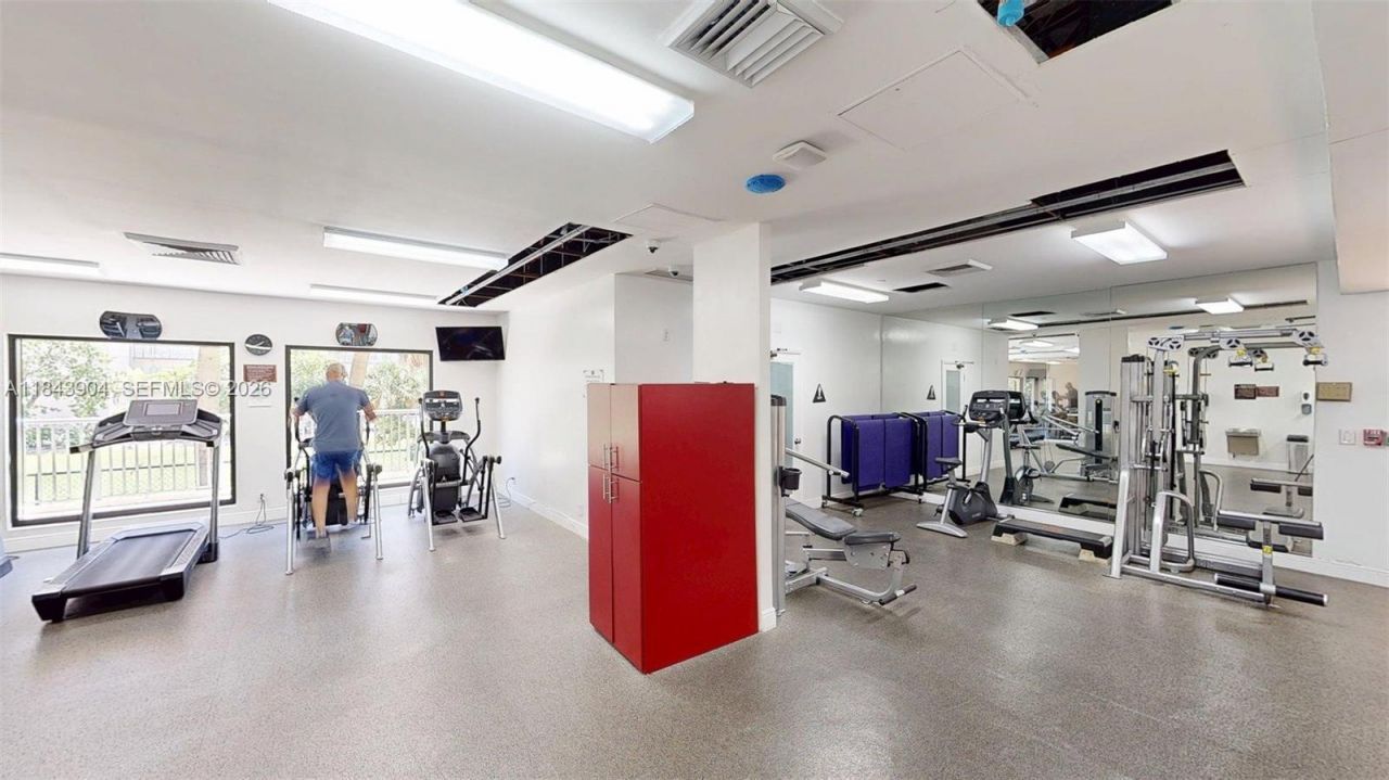 1912 S Ocean Dr, Unit 9A, Hallandale Beach, FL 33009 Photo