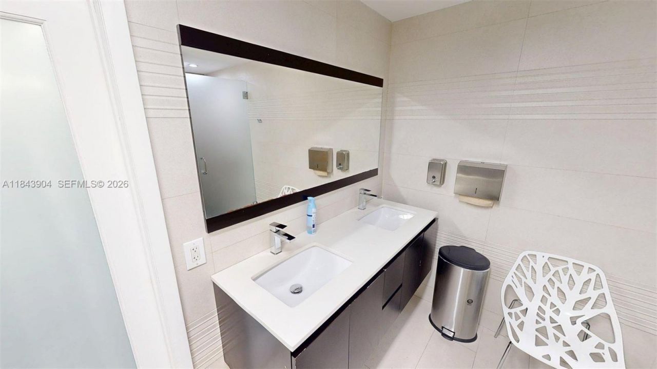 1912 S Ocean Dr, Unit 9A, Hallandale Beach, FL 33009 Photo