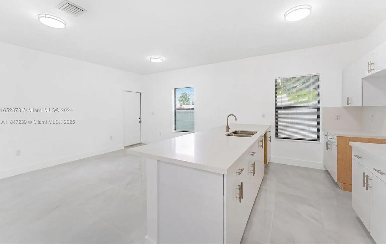 4760 NW 16 Th Ave, Miami, FL 33142 Photo