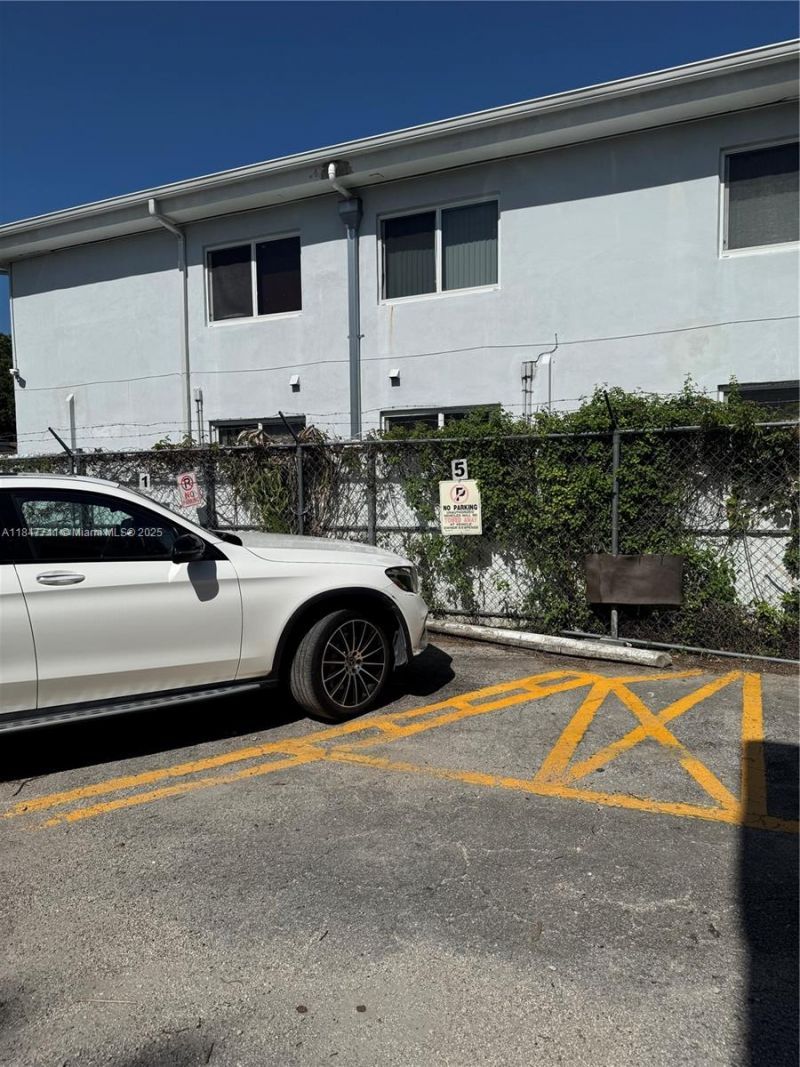 71 NW 76th St, Unit 5, Miami, FL 33150 Photo
