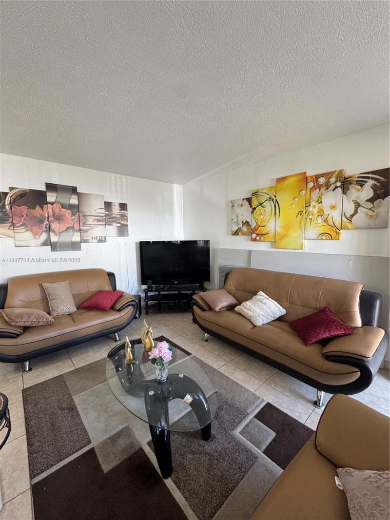 71 NW 76th St, Unit 5, Miami, FL 33150 Photo