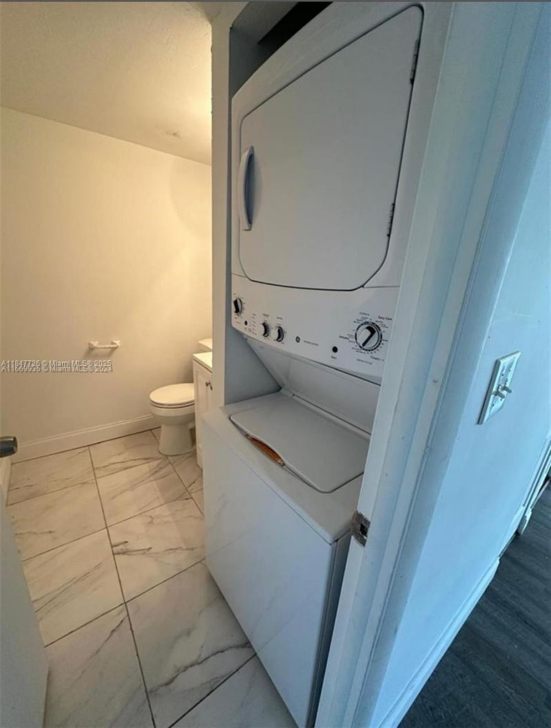 4164 Inverrary Dr, Unit 406, Lauderhill, FL 33319 Photo