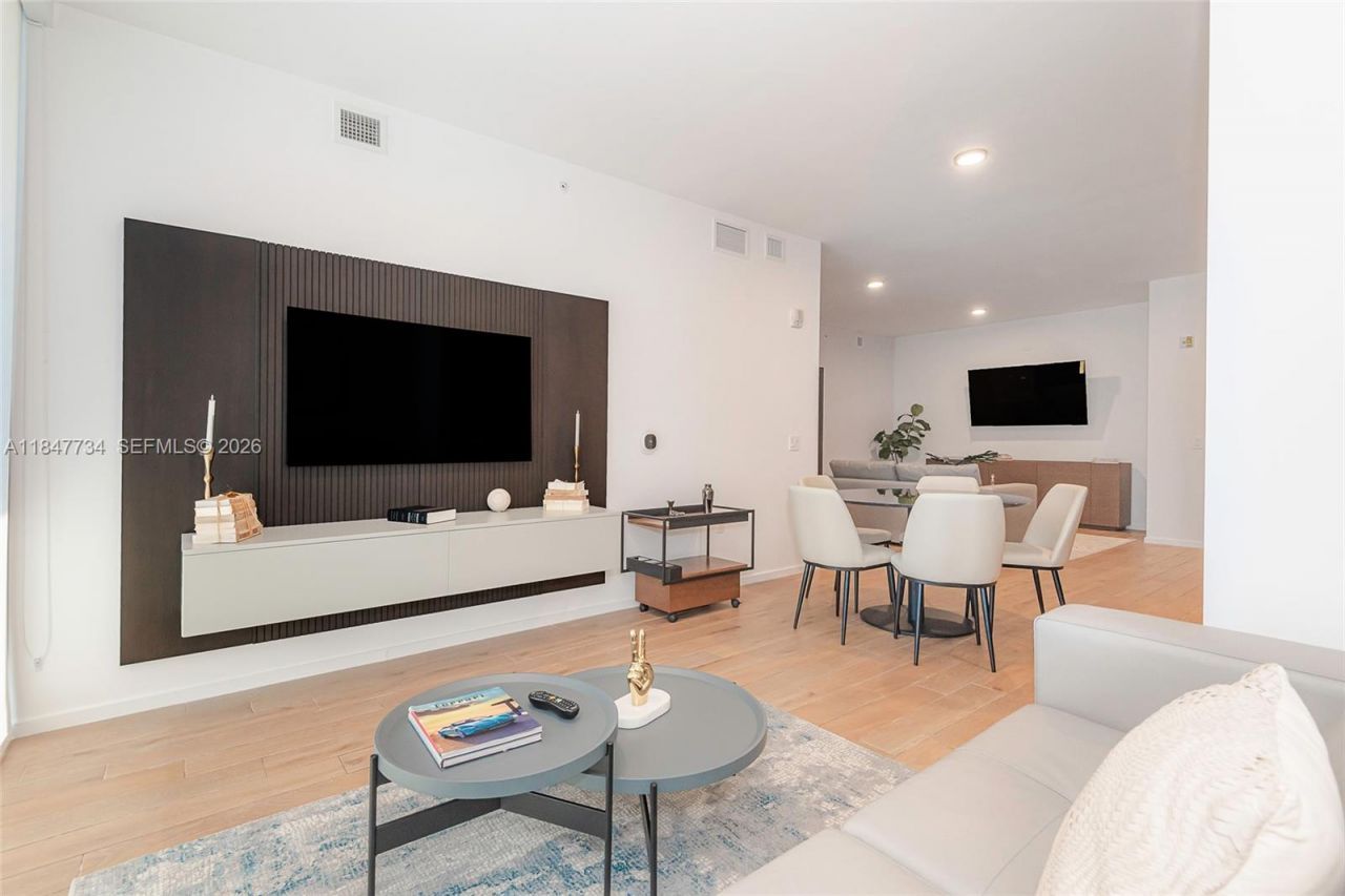 398 NE 5th St, Unit 4417, Miami, FL 33132 Photo