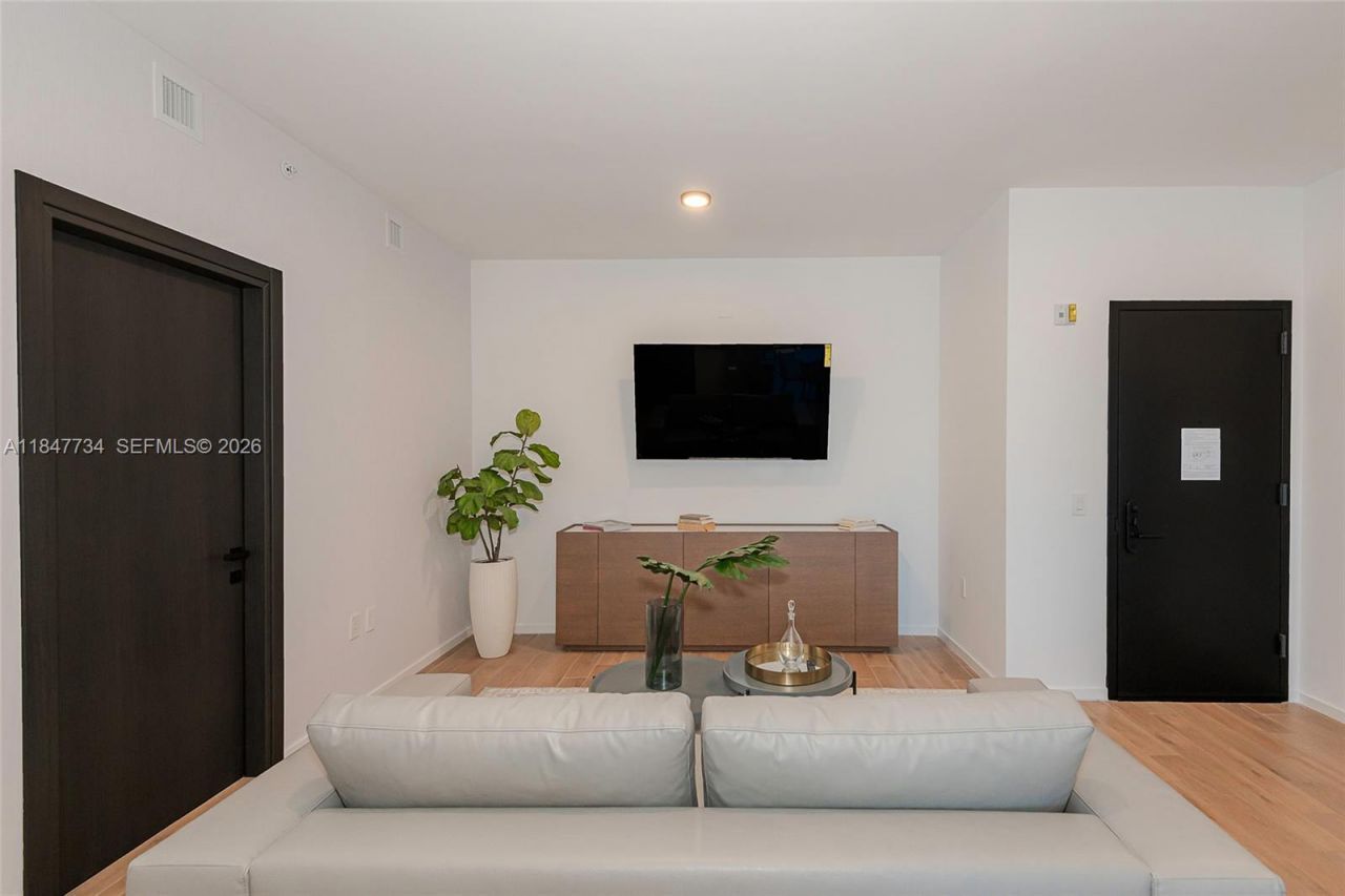 398 NE 5th St, Unit 4417, Miami, FL 33132 Photo