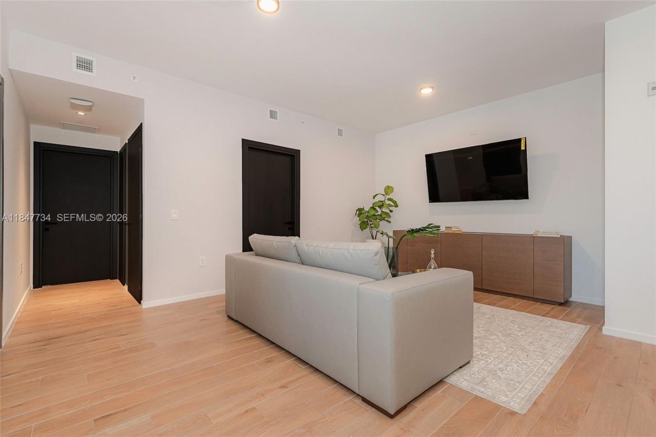 398 NE 5th St, Unit 4417, Miami, FL 33132 Photo