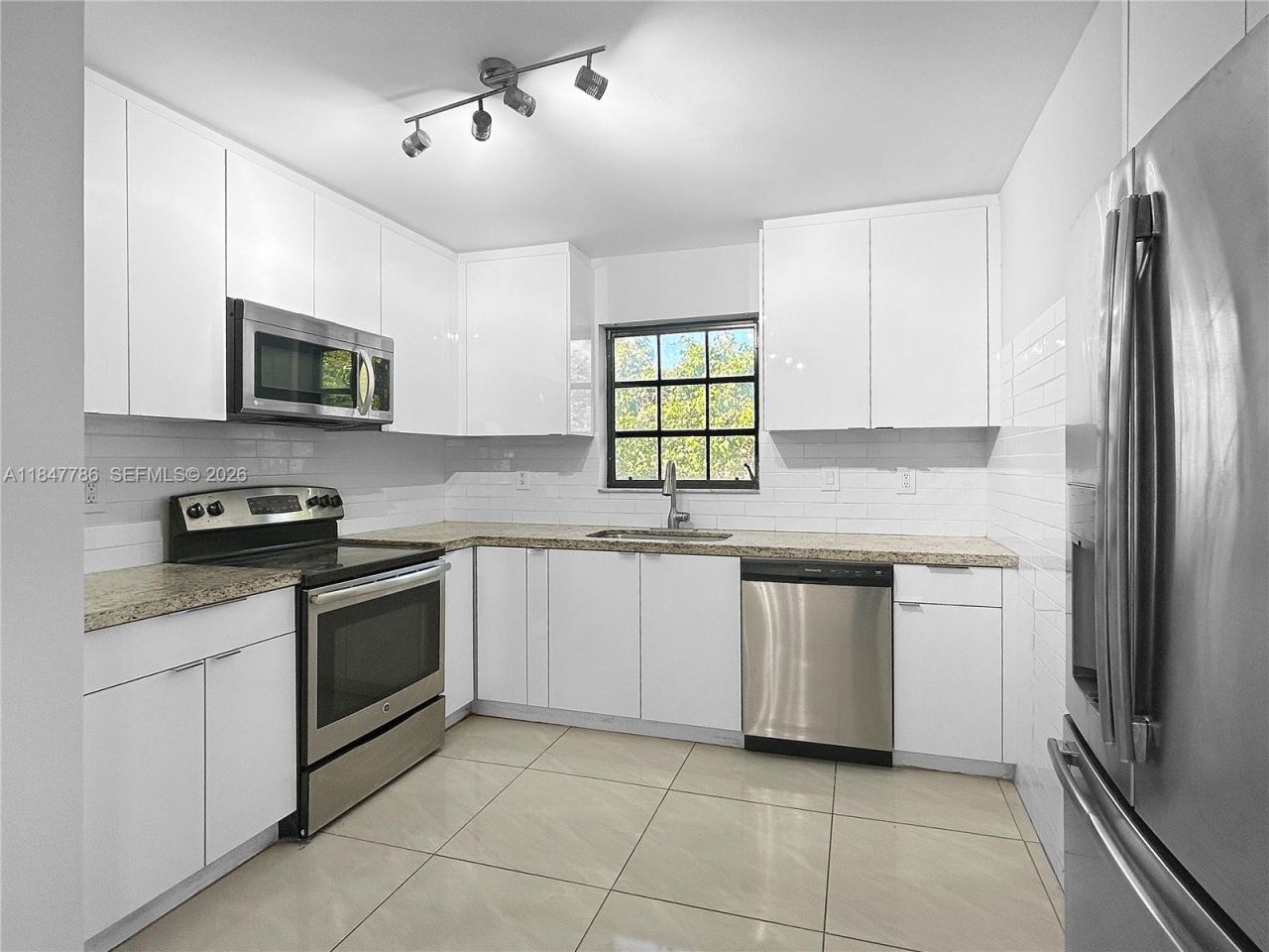 13925 SW 26th Ter, Miami, FL 33175 Photo