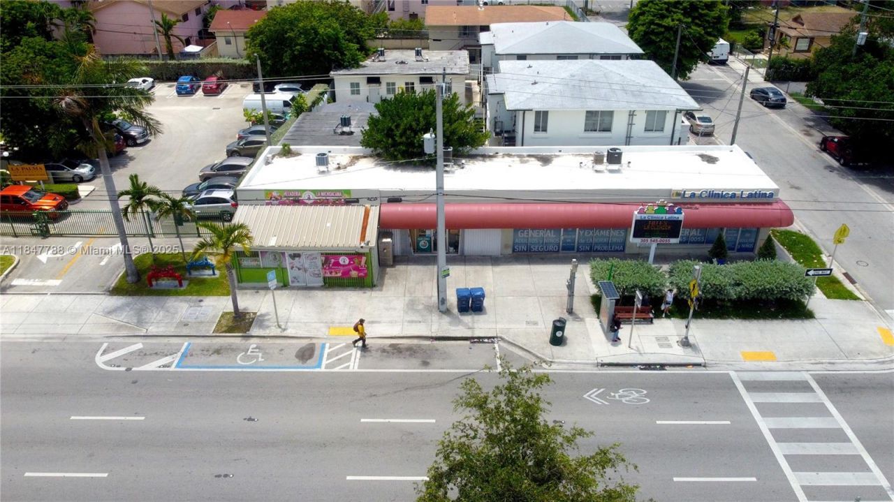 1058 SW 1st St, Miami, FL 33130 Photo